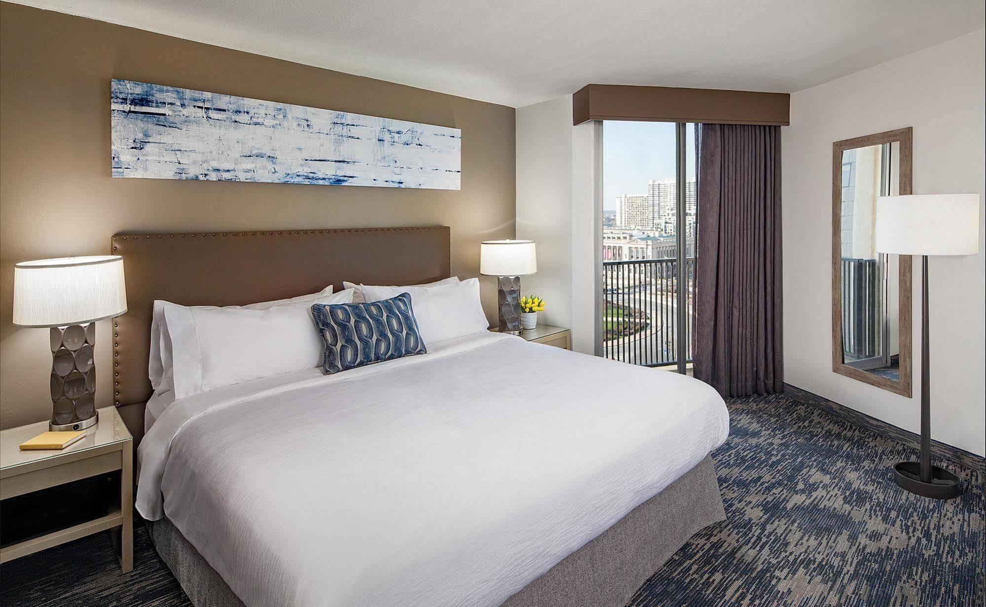 Embassy Suites Philadelphia - Center City Eksteriør bilde